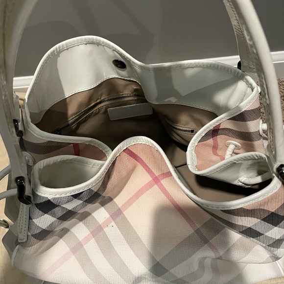 Authentic used Burberry Bag - GREAT summer style - Picture 4 of 5